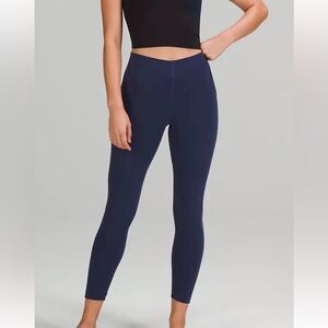 lululemon InStill High-Rise Tight 25” sz 6